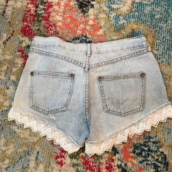 Free people high rise lace trimmed shorts - Picture 5 of 6